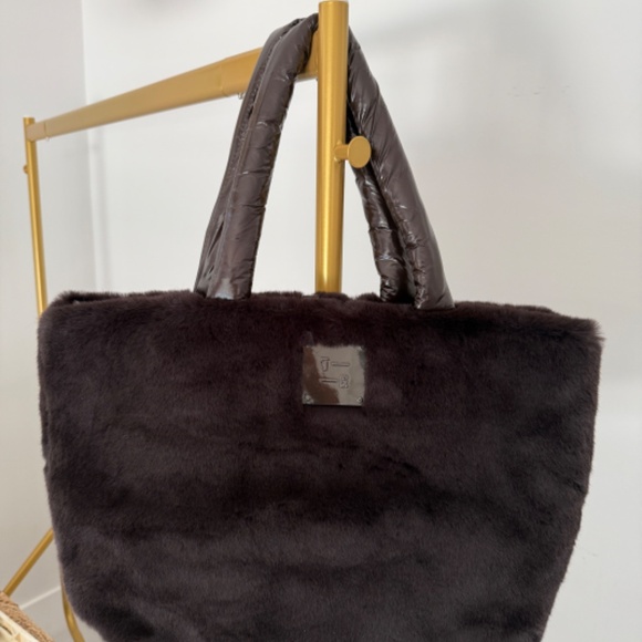 Think Rolyn Duplex Reversible Faux Fur Tote Travel Shoulder Work Gym Bag Brown - Picture 4 of 13